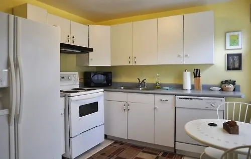 Ocean Island Garden Suites Victoria 0*,  Kanada