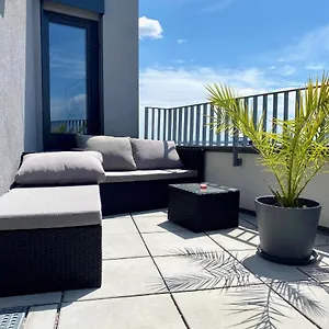 Sonnenwohnen Penthouse Direkt Bei U-bahn Und Therme Mit Anbindung Ins Zentrum Apartment Vienna