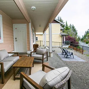 Cozy Renovated Oasis W Private Terrace & Parking Victoria
