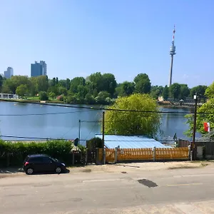 Ajo - Alte Donau View Balcony - Self-check-in Apartment Vienna
