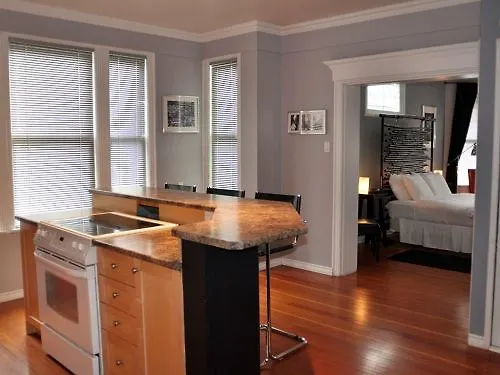 Ocean Island Garden Suites Apartment Victoria